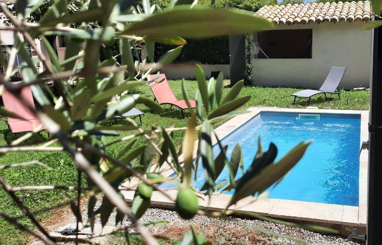 Ferienwohnung Ginette Et Marcel Saint-Rémy-de-Provence Exterior foto